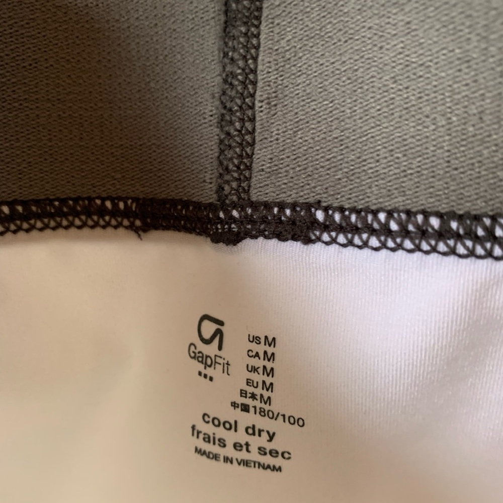 Gap - Picture 3 of 3